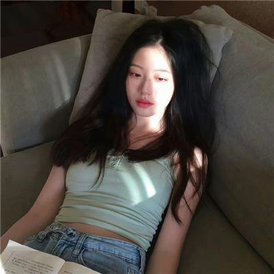 惊恐地